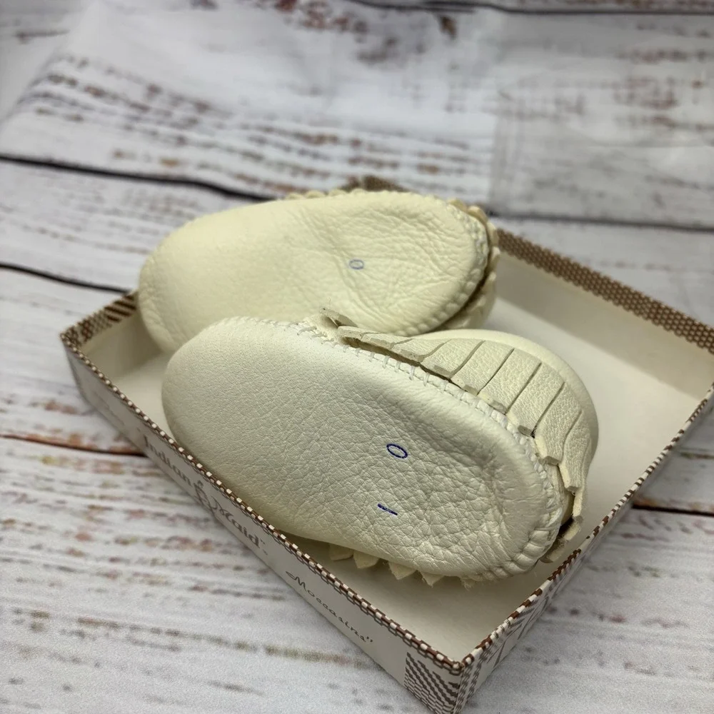 Vintage Deer skin beaded baby moccasins Taos Native American Indian Made Sz 0 NB